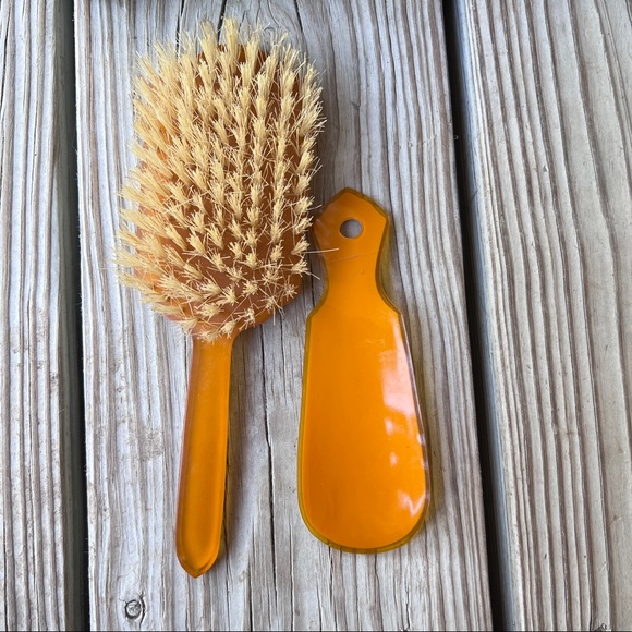 Vintage 1930s Mexico tooled leather box with acwalite celluloid brush shoehorn - Picture 10 of 16